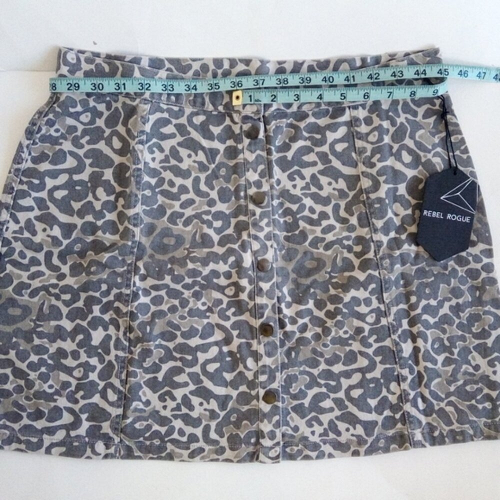 New Rebel Rogue Leopard London A-Line 100 Percent Cotton Button Up Mini Skirt XL